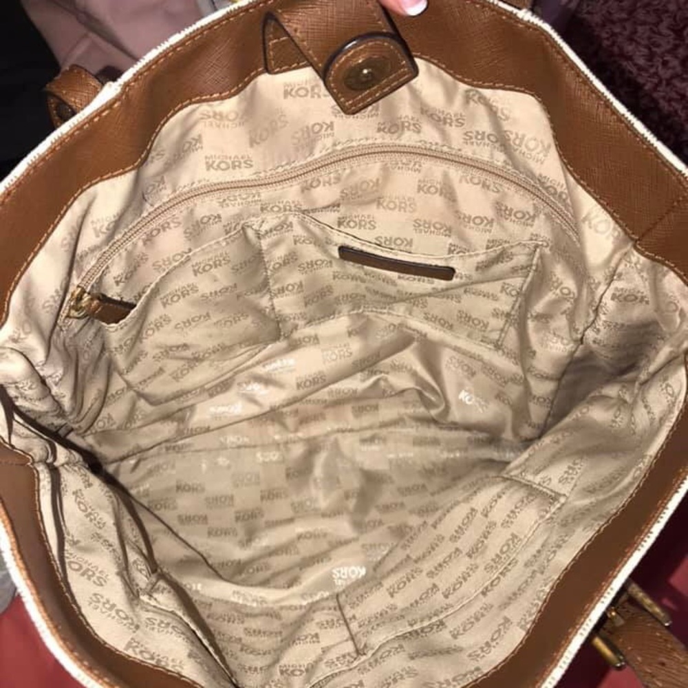 Michael Kors Handbag - Picture 2 of 3